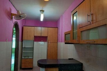LANDED HOUSE FOR RENT Endlot Double Storey Taman Bukit Ria , Kajang