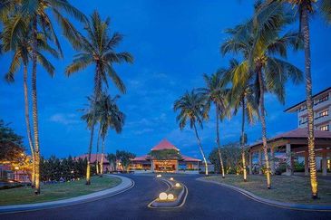 Hotel Grant Hyatt in Teluk Cempedak Pahang For Sale