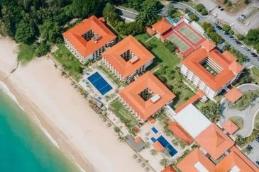 Hotel Grant Hyatt in Teluk Cempedak Pahang For Sale
