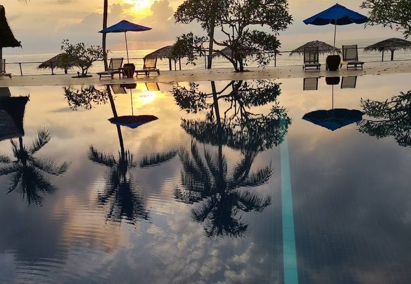 Hotel Grant Hyatt in Teluk Cempedak Pahang For Sale