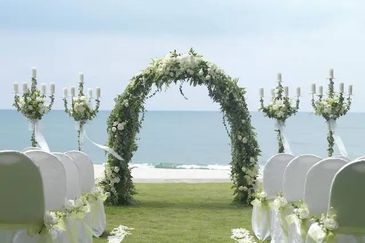 Hotel Grant Hyatt in Teluk Cempedak Pahang For Sale