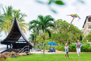 Hotel Grant Hyatt in Teluk Cempedak Pahang For Sale