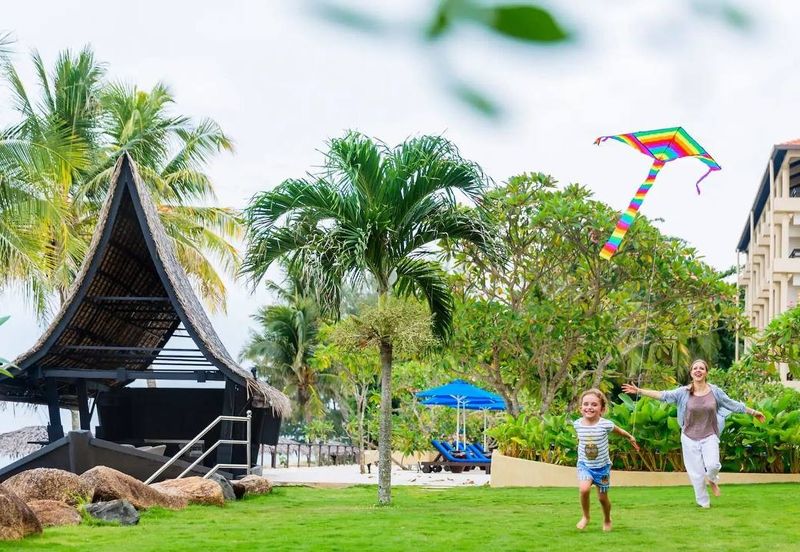 Hotel Grant Hyatt in Teluk Cempedak Pahang For Sale