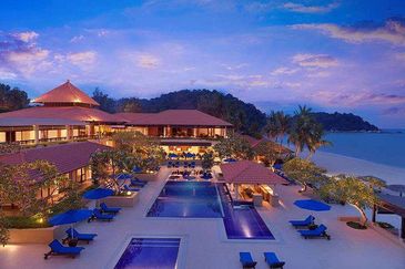 Hotel Grant Hyatt in Teluk Cempedak Pahang For Sale