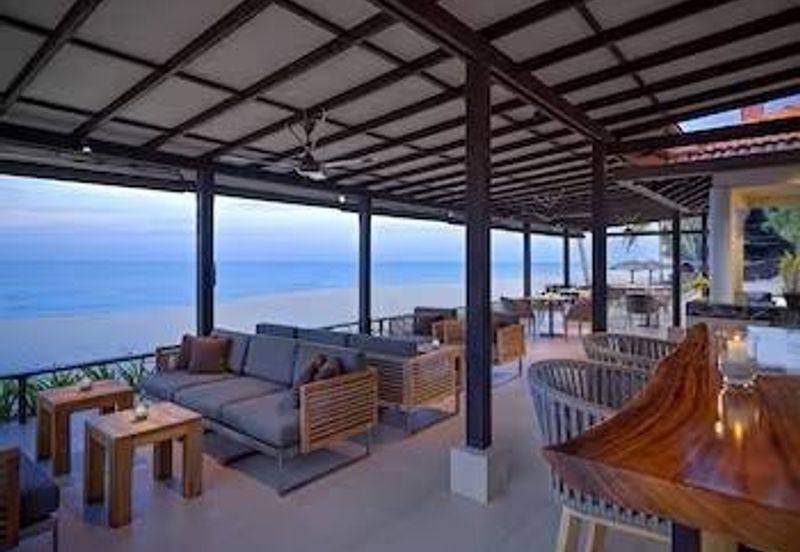 Hotel Grant Hyatt in Teluk Cempedak Pahang For Sale