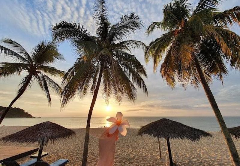 Hotel Grant Hyatt in Teluk Cempedak Pahang For Sale