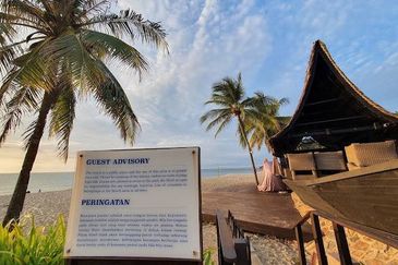 Hotel Grant Hyatt in Teluk Cempedak Pahang For Sale