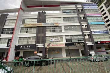 5 Storey Shop Lot in Plaza Paragon Point, Bangi For Sale