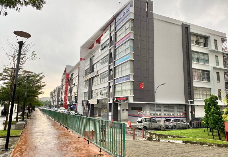 5 Storey Shop Lot in Plaza Paragon Point, Bangi For Sale