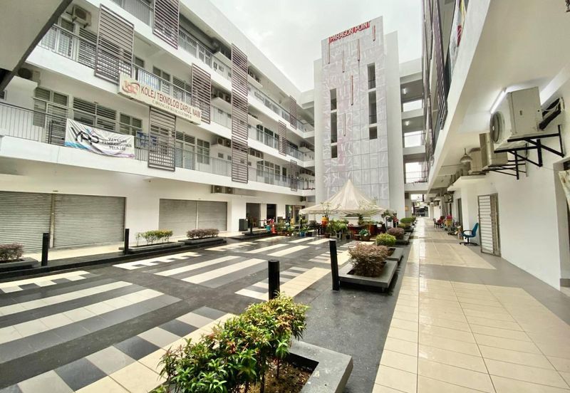 5 Storey Shop Lot in Plaza Paragon Point, Bangi For Sale