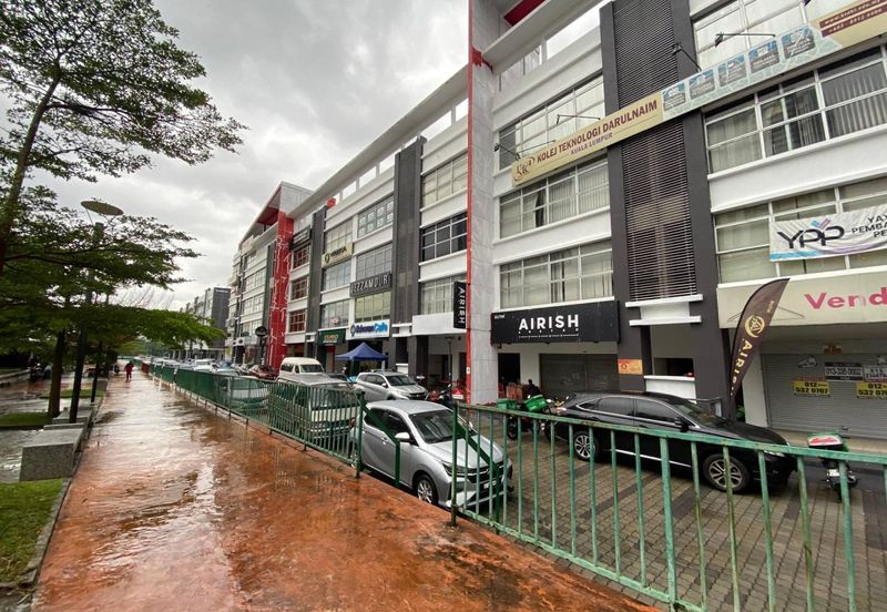 5 Storey Shop Lot in Plaza Paragon Point, Bangi For Sale