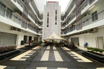 5 Storey Shop Lot in Plaza Paragon Point, Bangi For Sale