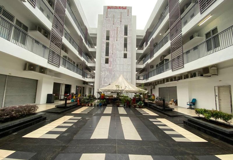 5 Storey Shop Lot in Plaza Paragon Point, Bangi For Sale