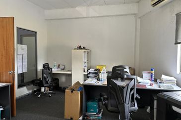 Three Storey Office Lot in Shah Alam For Sale