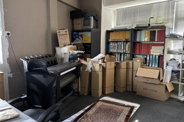 Three Storey Office Lot in Shah Alam For Sale