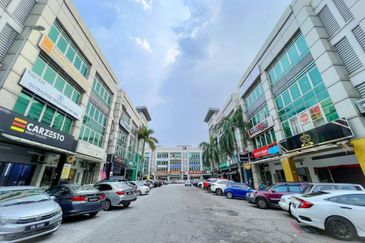 Four Storey Shoplot in Bandar Puteri,Puchong For Sale