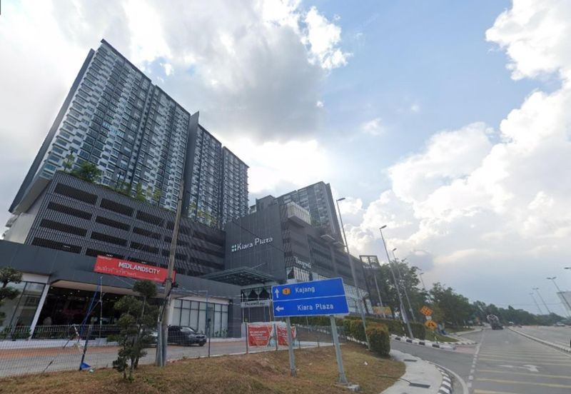 Kiara Plaza