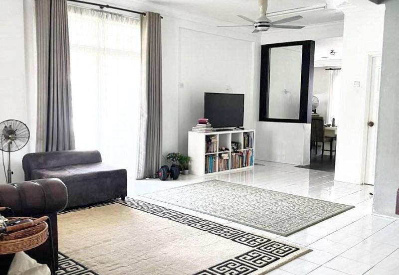 CORNER Double Storey in Bandar Saujana Putra For Sale