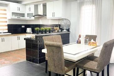 CORNER Double Storey in Bandar Saujana Putra For Sale