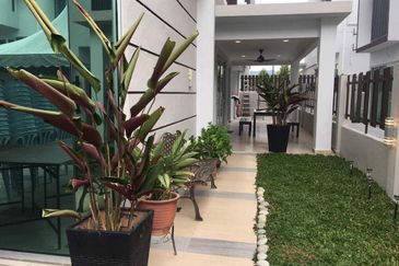 3 Storey Semi-D in 1080 Residence Puncak Saujana KajangFor Sale