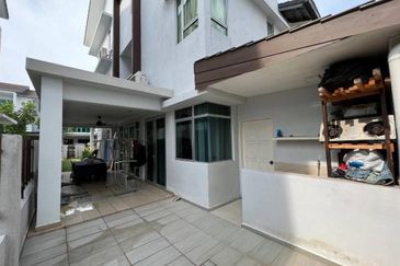3 Storey Semi-D in 1080 Residence Puncak Saujana KajangFor Sale
