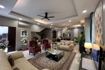 3 Storey Semi-D in 1080 Residence Puncak Saujana KajangFor Sale