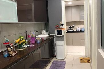 3 Storey Semi-D in 1080 Residence Puncak Saujana KajangFor Sale