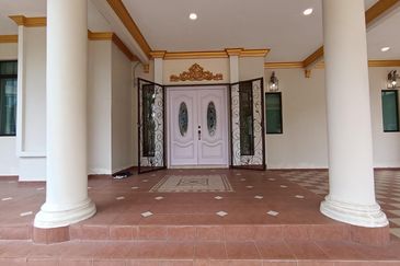 Two Storey Bungalow Bandar Sungai Long For Sale