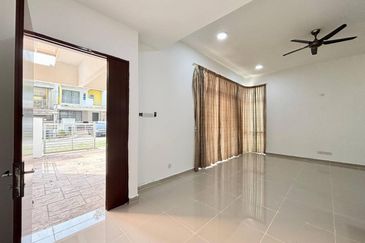 Daisy @ D'Impian Tropika