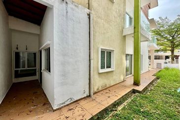 Daisy @ D'Impian Tropika