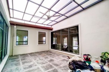 Puncak Pinggiran Putra