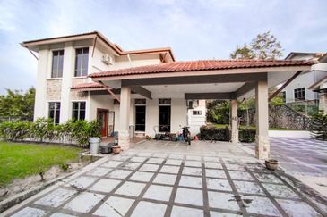 Puncak Pinggiran Putra