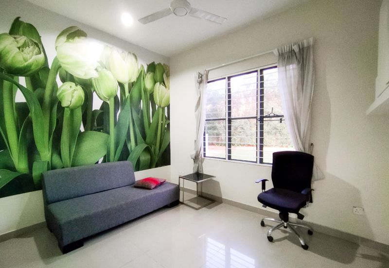 Puncak Pinggiran Putra