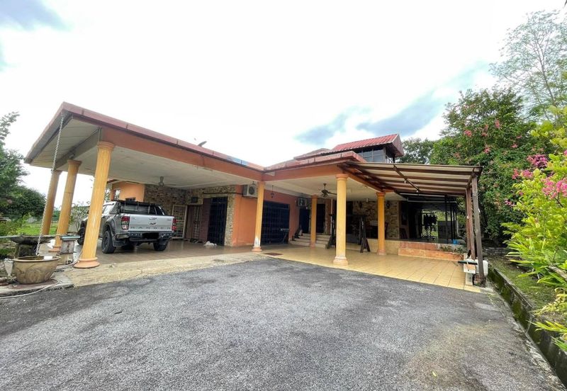 Kampung Sungai Kantan