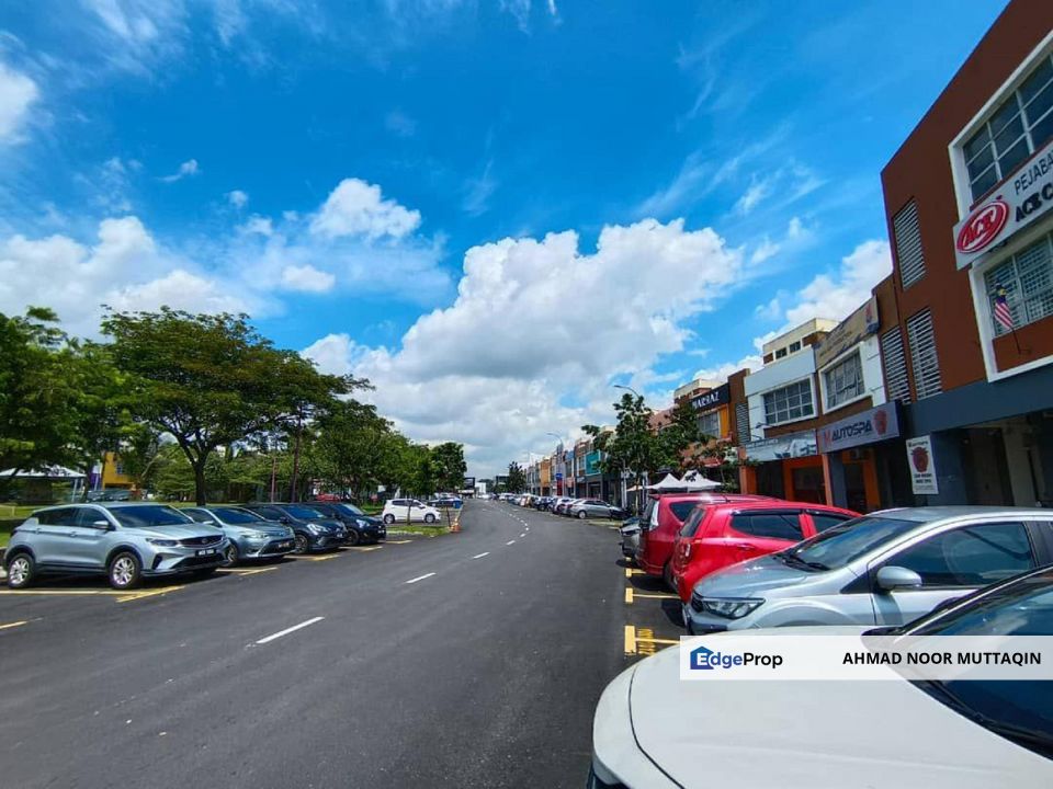 Seksyen 7 Shah Alam 3 Storey Corner Lot Shoplot For Rent, Selangor, Shah Alam