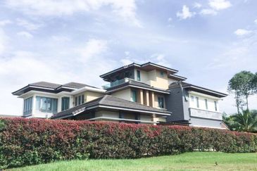 Perdana Lakeview East