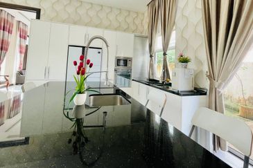 Bandar Tun Hussein Onn