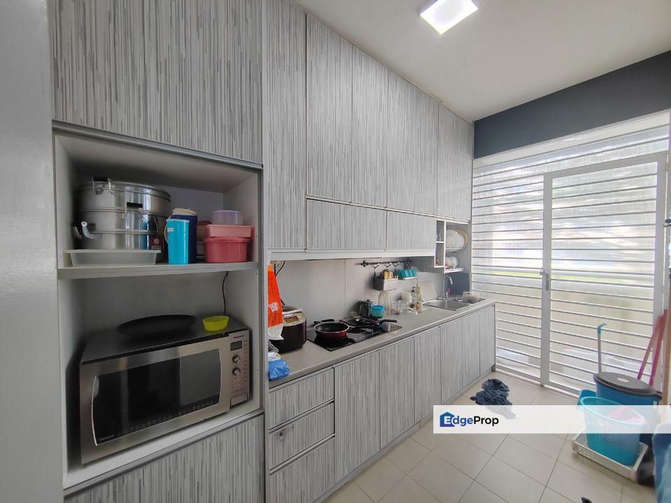  Apartment Putra 1 Bangi Fully Furnished Unit For Sale, Selangor, Bangi