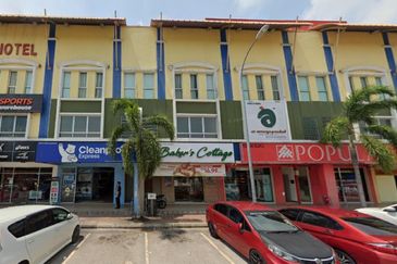 Kuala Selangor Taman Bendahara 2 Storey Shoplot For Rent