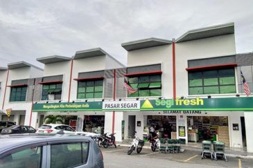Kuala Selangor Taman Bendahara 2 Storey Shoplot For Rent