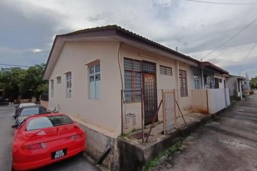 Taman Seroja, Bandar Baru Salak Tinggi