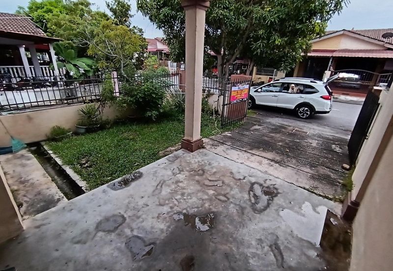 Taman Seroja, Bandar Baru Salak Tinggi