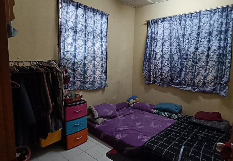 Taman Seroja, Bandar Baru Salak Tinggi