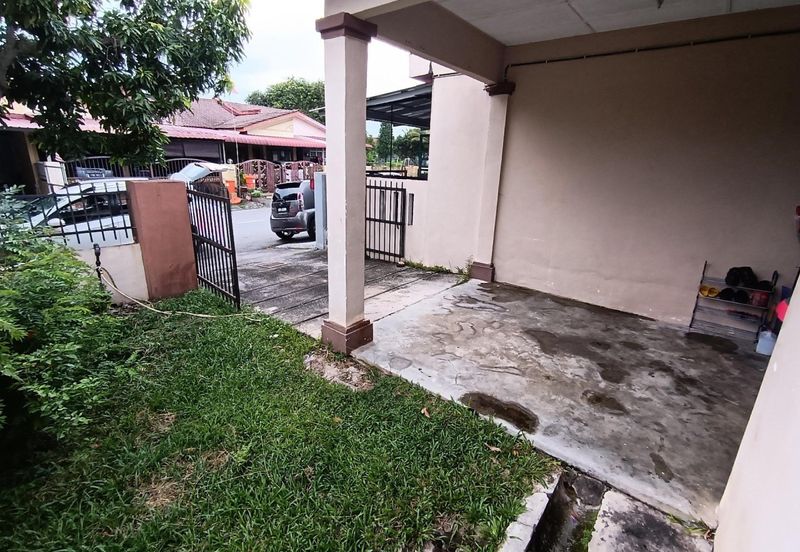 Taman Seroja, Bandar Baru Salak Tinggi