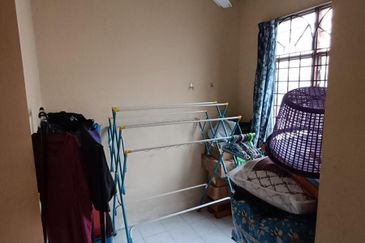 Taman Seroja, Bandar Baru Salak Tinggi