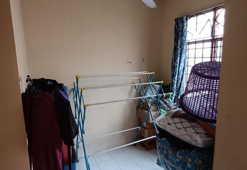 Taman Seroja, Bandar Baru Salak Tinggi