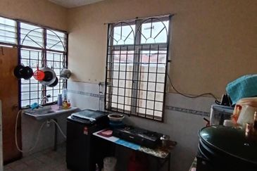 Taman Seroja, Bandar Baru Salak Tinggi