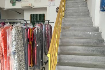 Pusat Perdagangan Maisons