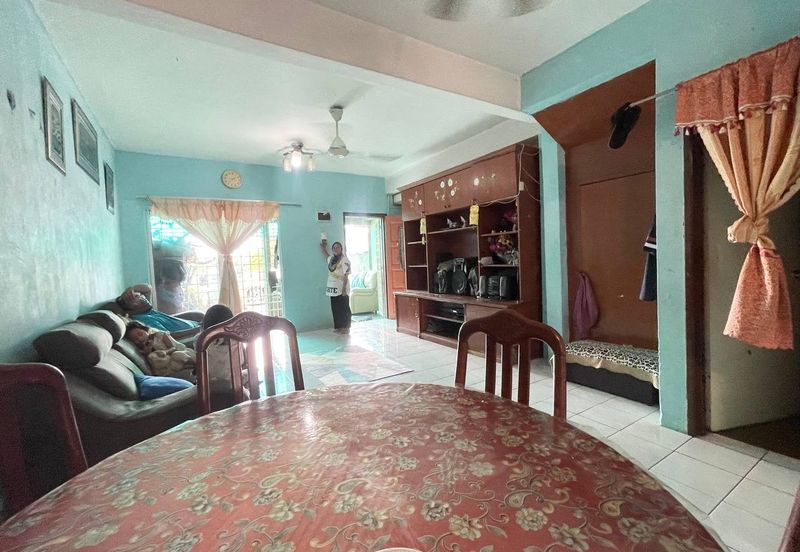 Taman Pinggiran Putra