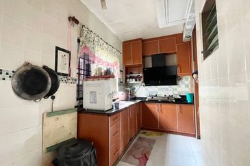 Taman Pinggiran Putra